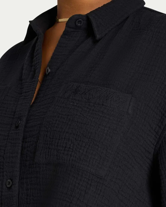Camisa corta de resort para mujer – negra Camisa corta de resort para mujer – negra