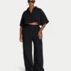 Camisa corta de resort para mujer – negra Camisa corta de resort para mujer – negra