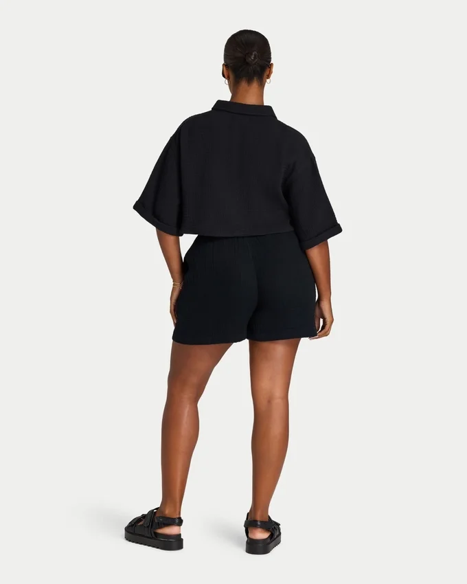 Camisa corta de resort para mujer – negra Camisa corta de resort para mujer – negra