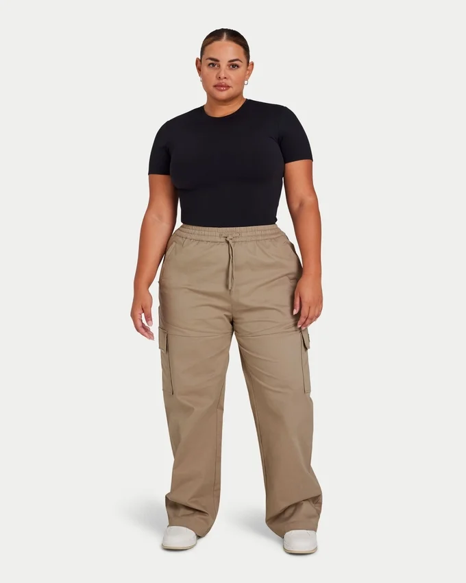 Camiseta básica para mujer – negra Camiseta básica para mujer – negra
