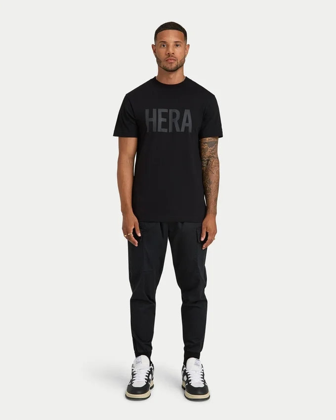 Camiseta de corte regular de la marca Mens Label Camiseta de corte regular de la marca Mens Label