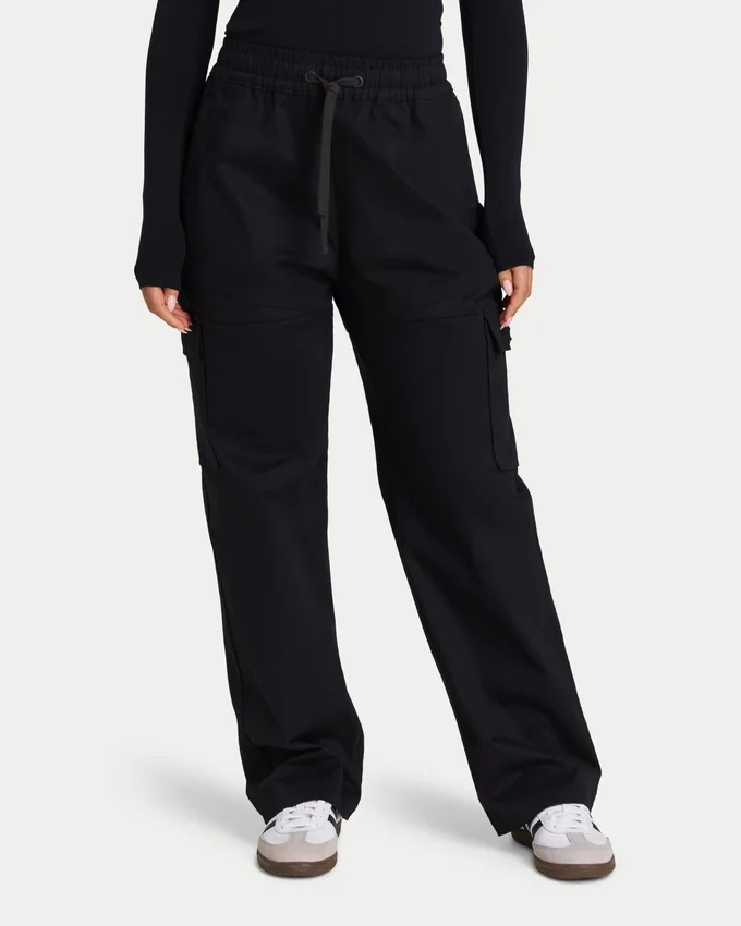 Pantalón cargo de mujer – negro Pantalón cargo de mujer – negro