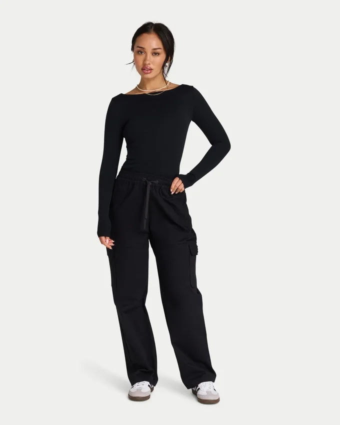 Pantalón cargo de mujer – negro Pantalón cargo de mujer – negro