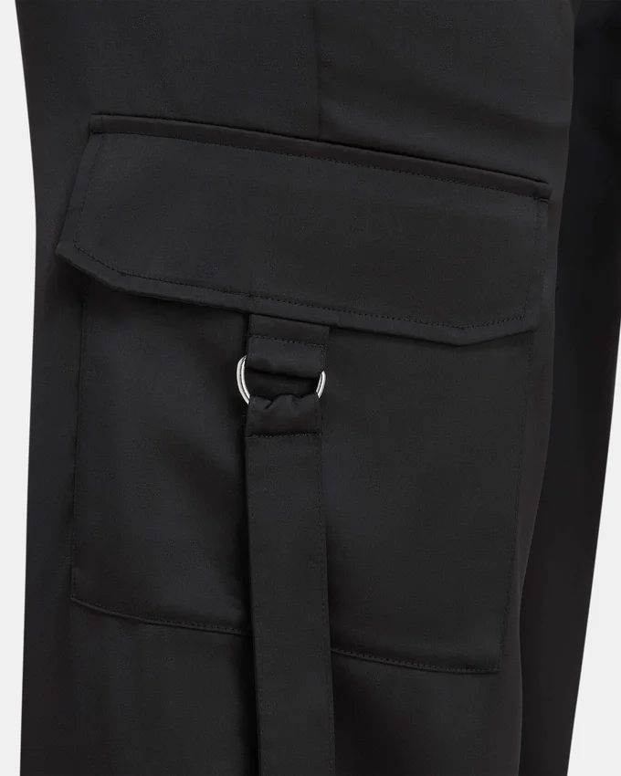 Pantalón cargo entallado para mujer Pantalón cargo entallado para mujer