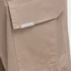 Pantalón cargo holgado y funcional para hombre