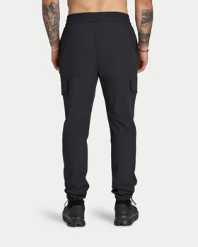 Pantalón cargo técnico entallado para hombre