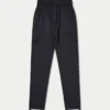 Pantalón cargo técnico entallado para hombre