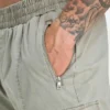 Pantalón cargo utilitario para hombre – gris verdoso