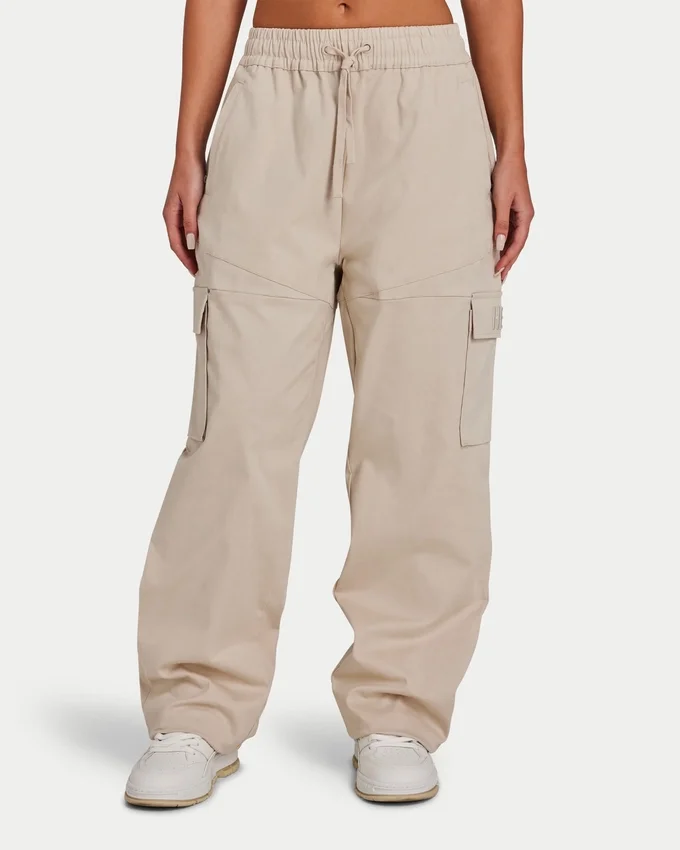 Pantalones cargo para mujer – color avena Pantalones cargo para mujer – color avena