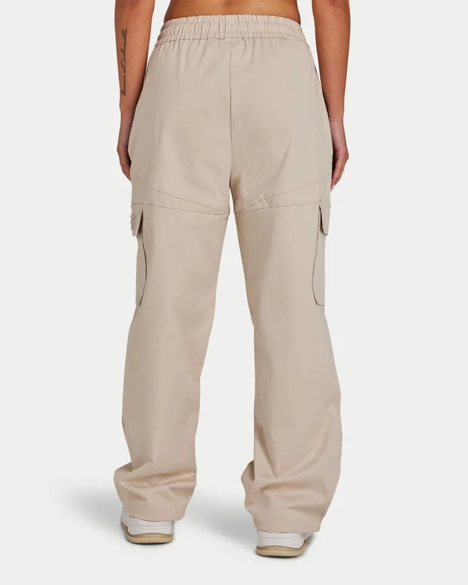 Pantalones cargo para mujer – color avena Pantalones cargo para mujer – color avena