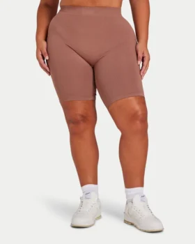 Pantalones cortos básicos para mujer – Acorn Brown