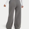 Pantalones de chándal de mujer de corte ancho «Collective» – gris carbón Pantalones de chándal de mujer de corte ancho «Collective» – gris carbón