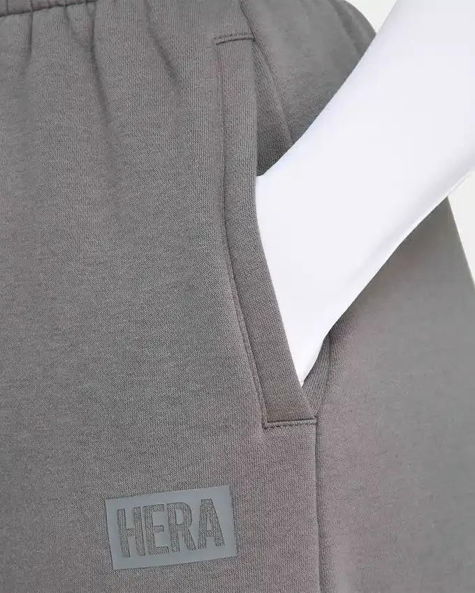 Pantalones de chándal de mujer de corte ancho «Collective» – gris carbón Pantalones de chándal de mujer de corte ancho «Collective» – gris carbón