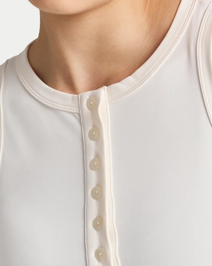 Parte de arriba con botones «Essentials» para mujer Parte de arriba con botones «Essentials» para mujer