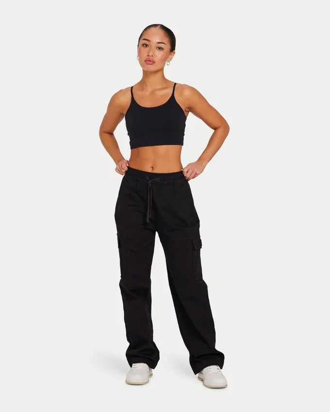 Partes de arriba básicas para mujer – negro Partes de arriba básicas para mujer – negro
