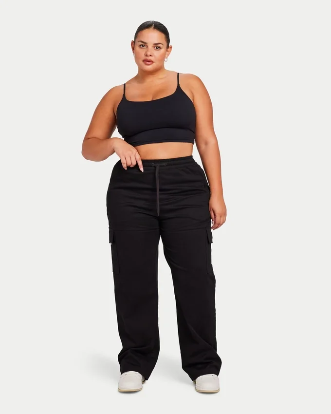 Partes de arriba básicas para mujer – negro Partes de arriba básicas para mujer – negro