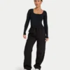 Partes de arriba de manga larga «Dual Wear» de la colección Essentials para mujer – negro Partes de arriba de manga larga «Dual Wear» de la colección Essentials para mujer – negro