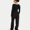 Partes de arriba de manga larga «Dual Wear» de la colección Essentials para mujer – negro Partes de arriba de manga larga «Dual Wear» de la colección Essentials para mujer – negro