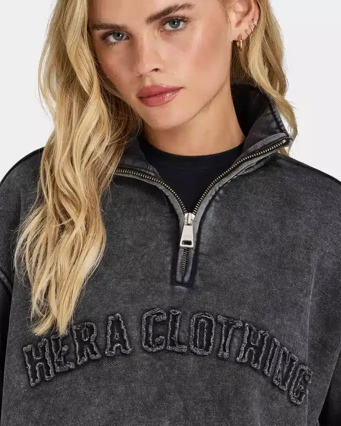 Sudadera Signature oversize con cremallera de 1/4 para mujer, con efecto lavado característico Sudadera Signature oversize con cremallera de 1/4 para mujer, con efecto lavado característico