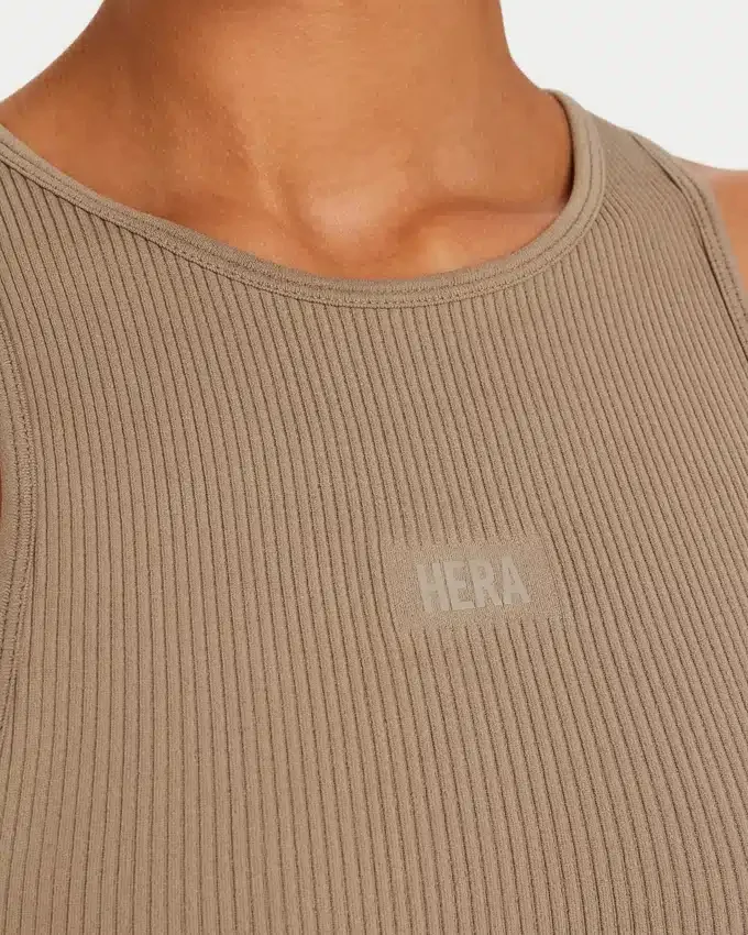 Top corto «Racer» de la colección «Base» para mujer – gris verdoso Top corto «Racer» de la colección «Base» para mujer – gris verdoso