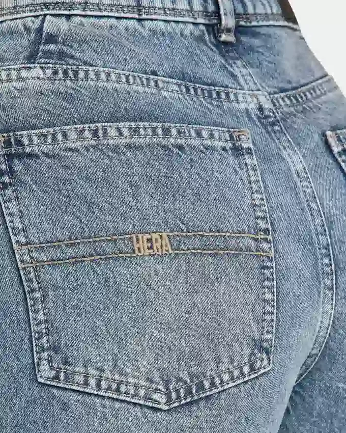Vaqueros de pierna ancha de Denim – lavado medio Vaqueros de pierna ancha de Denim – lavado medio