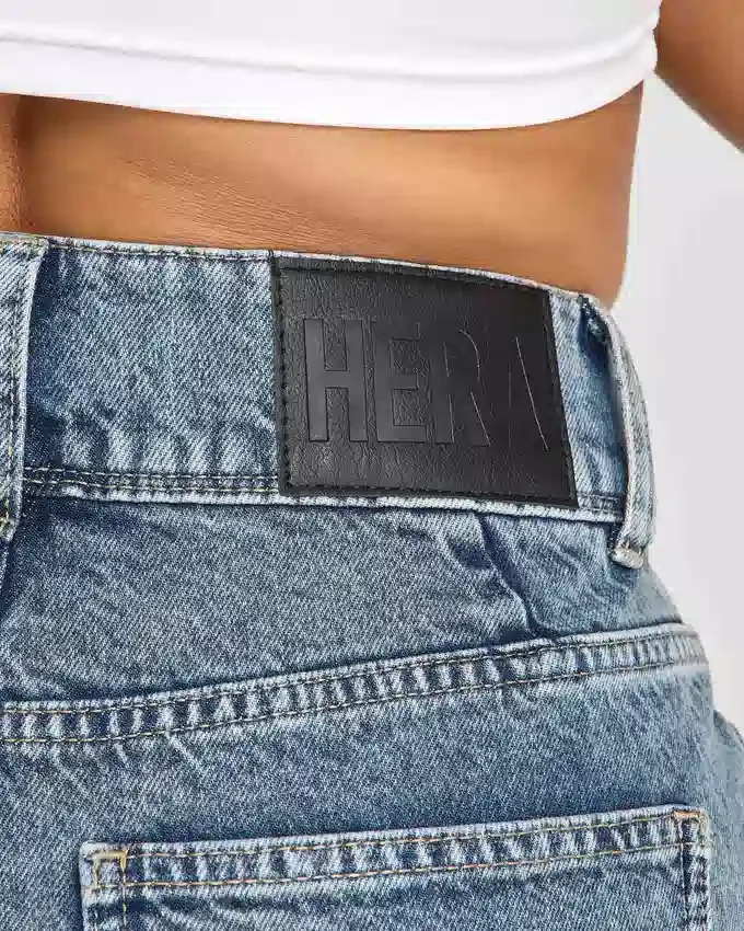 Vaqueros de pierna ancha de Denim – lavado medio Vaqueros de pierna ancha de Denim – lavado medio