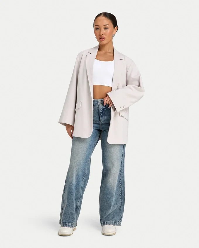 Vaqueros de pierna ancha de Denim – lavado medio Vaqueros de pierna ancha de Denim – lavado medio